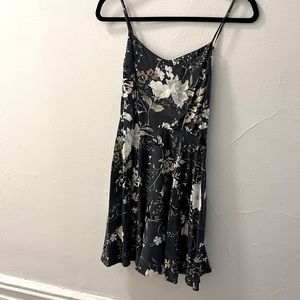 Perfect 90s spring dress
